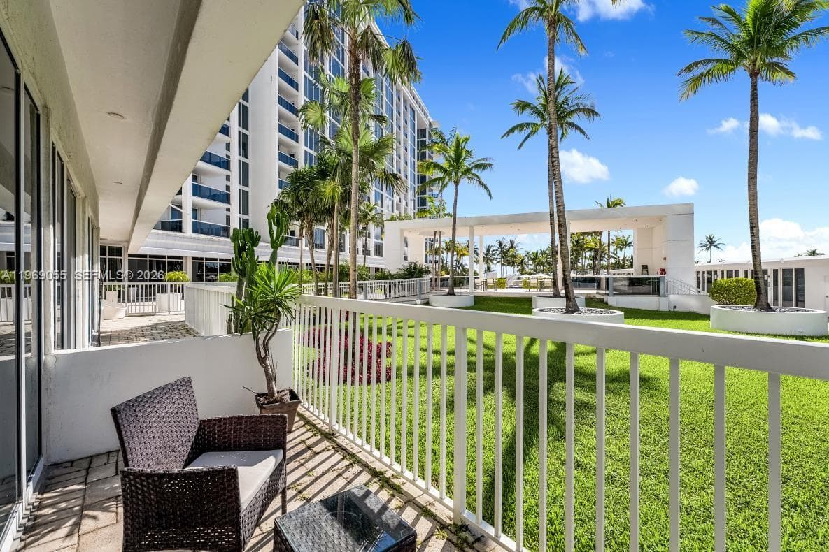 10275 Collins Ave 102 photo 22
