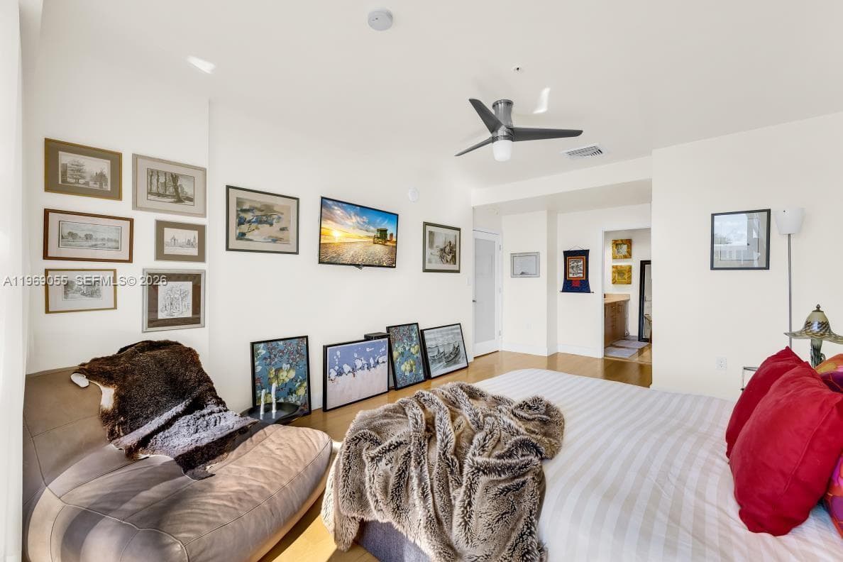 10275 Collins Ave 102 photo 19