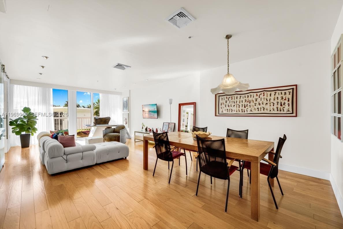 10275 Collins Ave 102 photo 8