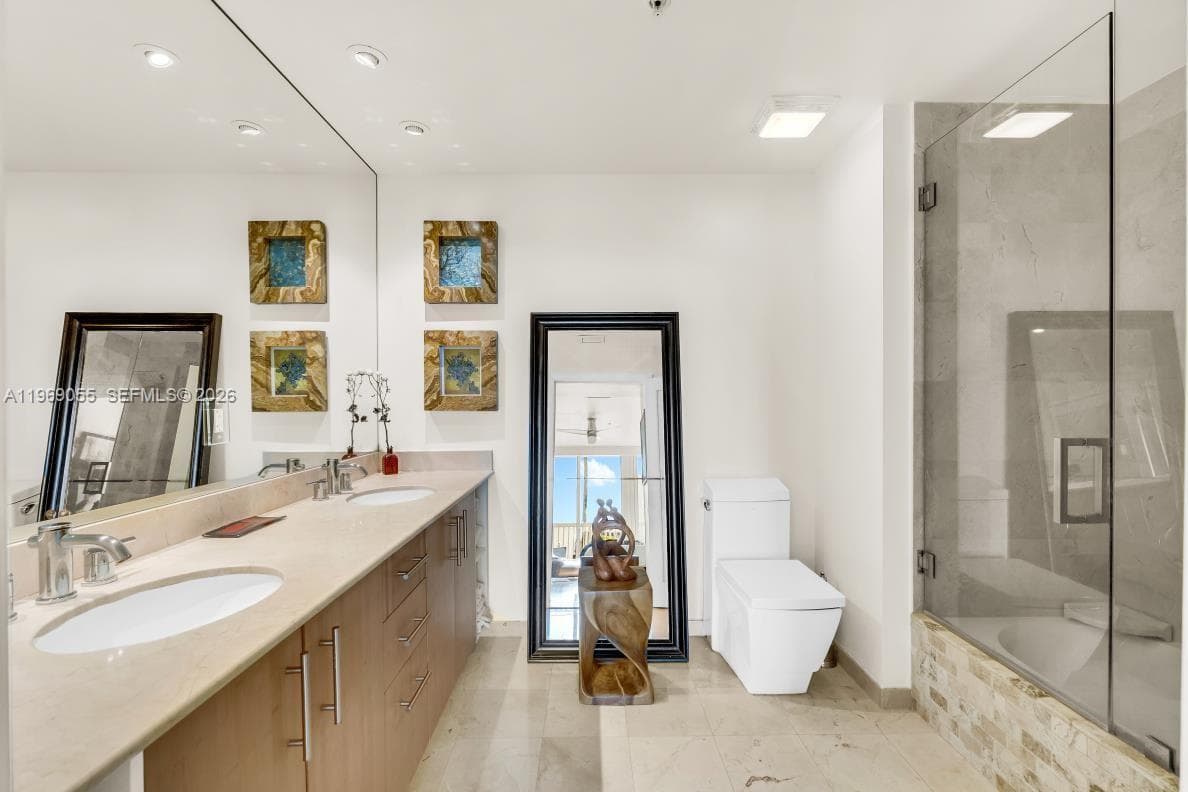 10275 Collins Ave 102 photo 21
