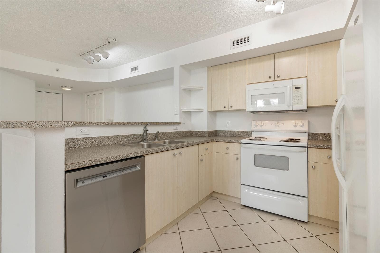 1801 N Flagler Drive 519 photo 10