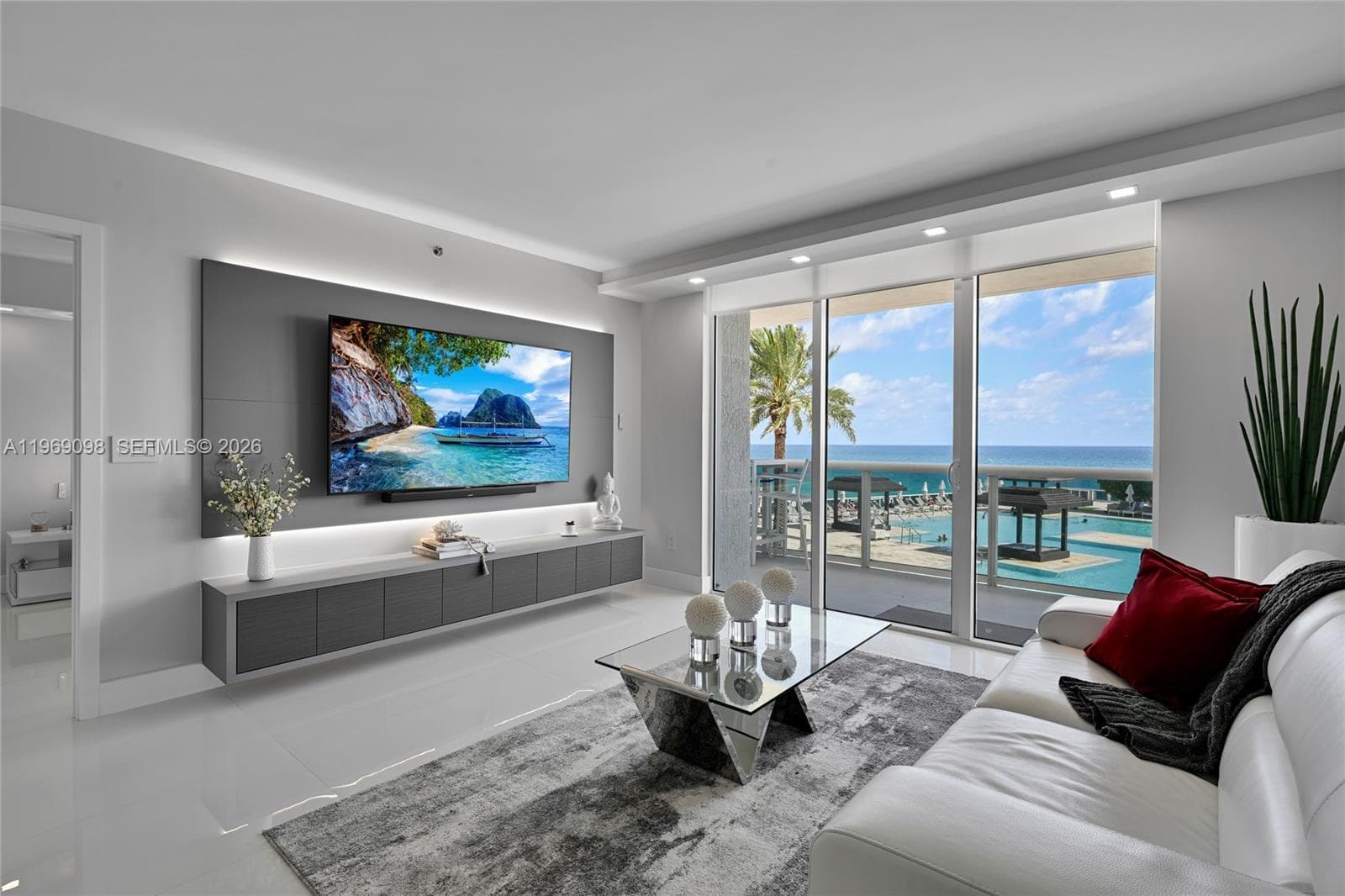1800 Ocean Dr 803 photo 3