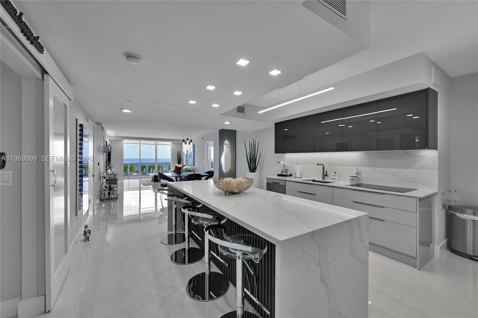 1800 Ocean Dr 803 photo 1