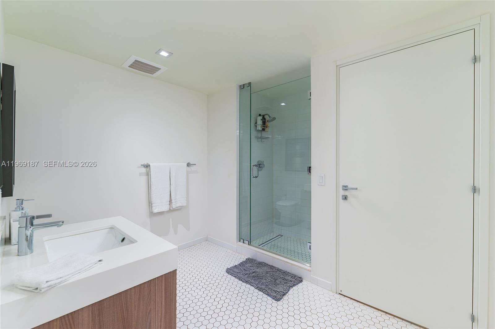 401 N Birch Rd 502 photo 17