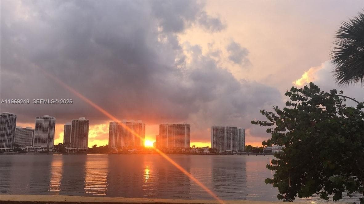 17878 Bay Rd 507 photo 4