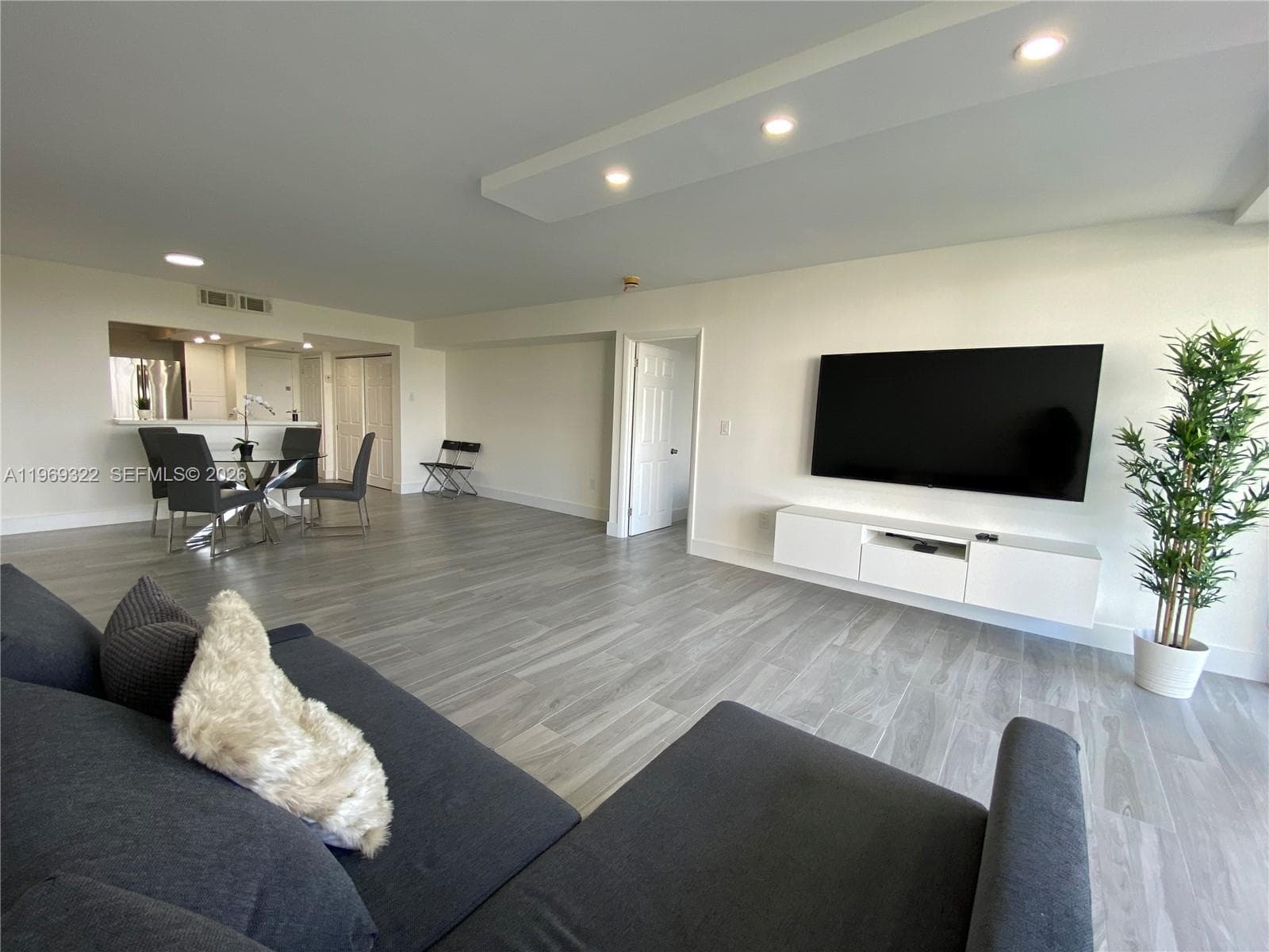 20515 Country Club Dr 549 photo 3