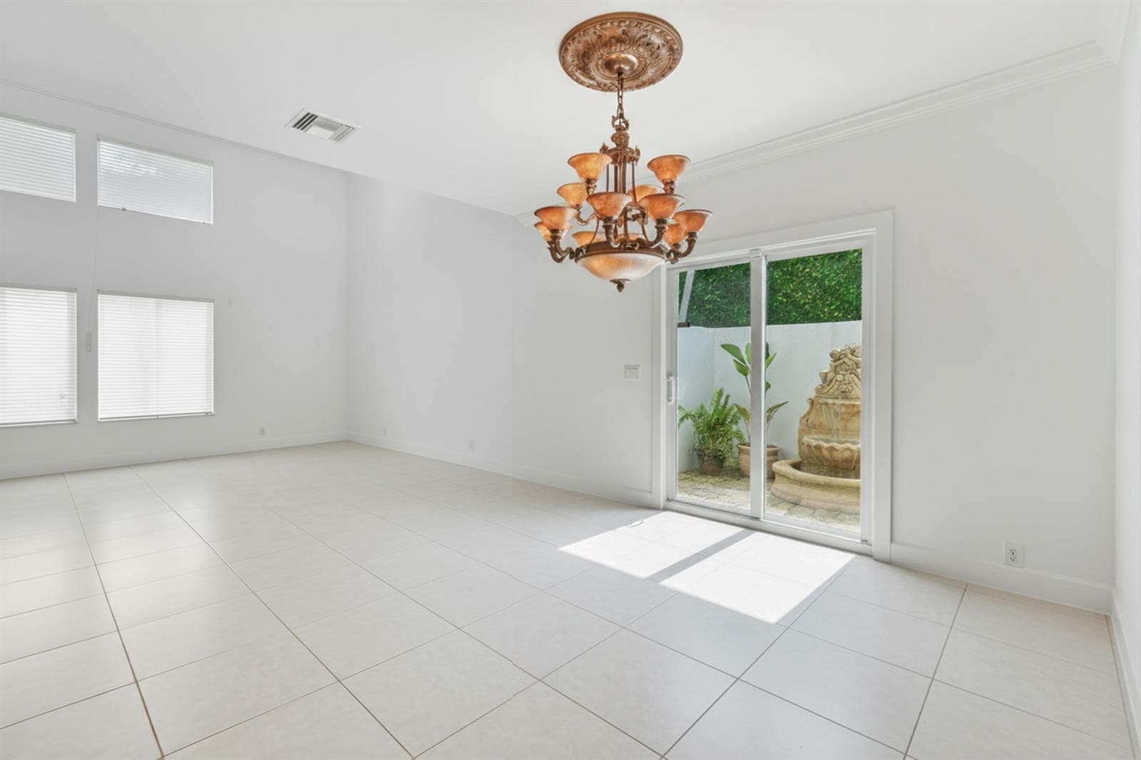 2801 Embassy Drive photo 13