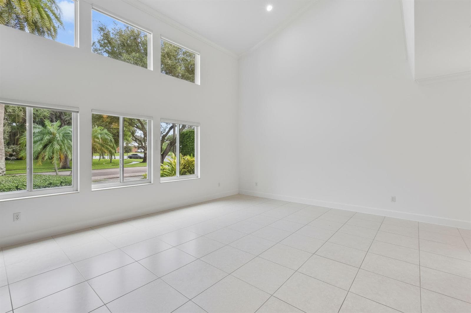2801 Embassy Drive photo 3