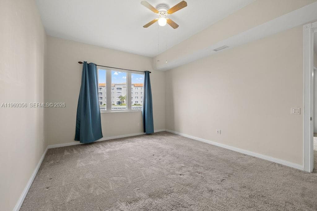 17 Harbour Isle Dr W 103 photo 9