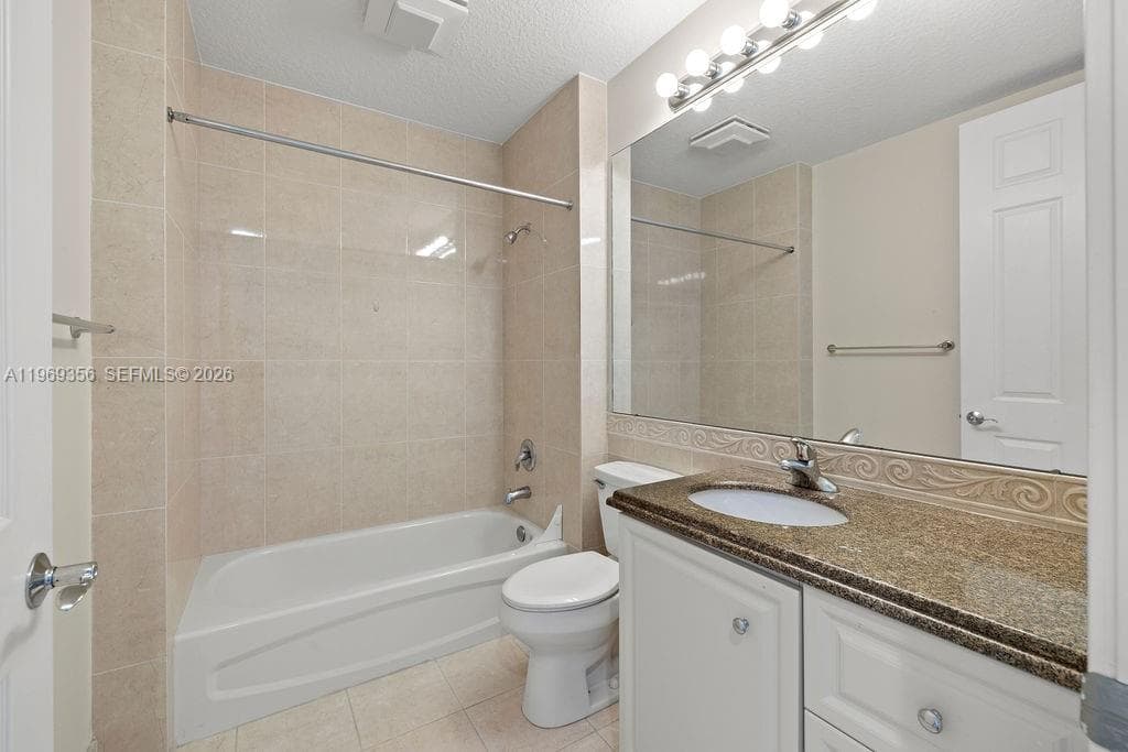 17 Harbour Isle Dr W 103 photo 14