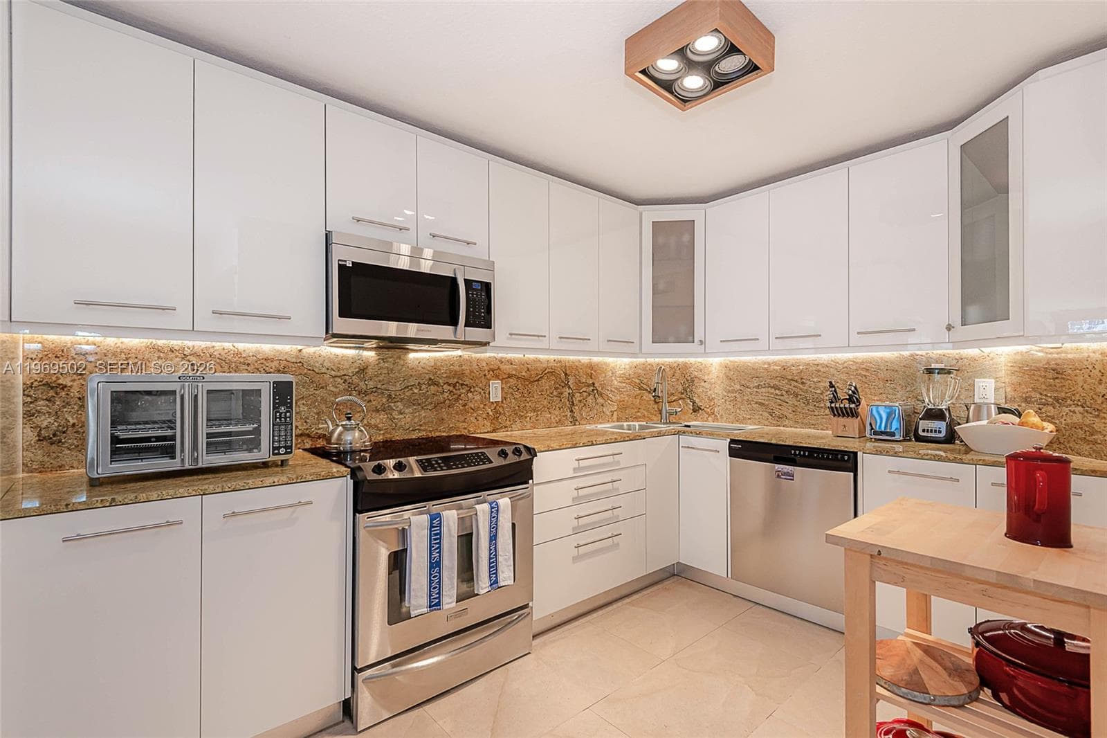 6423 Collins Ave 309 photo 16