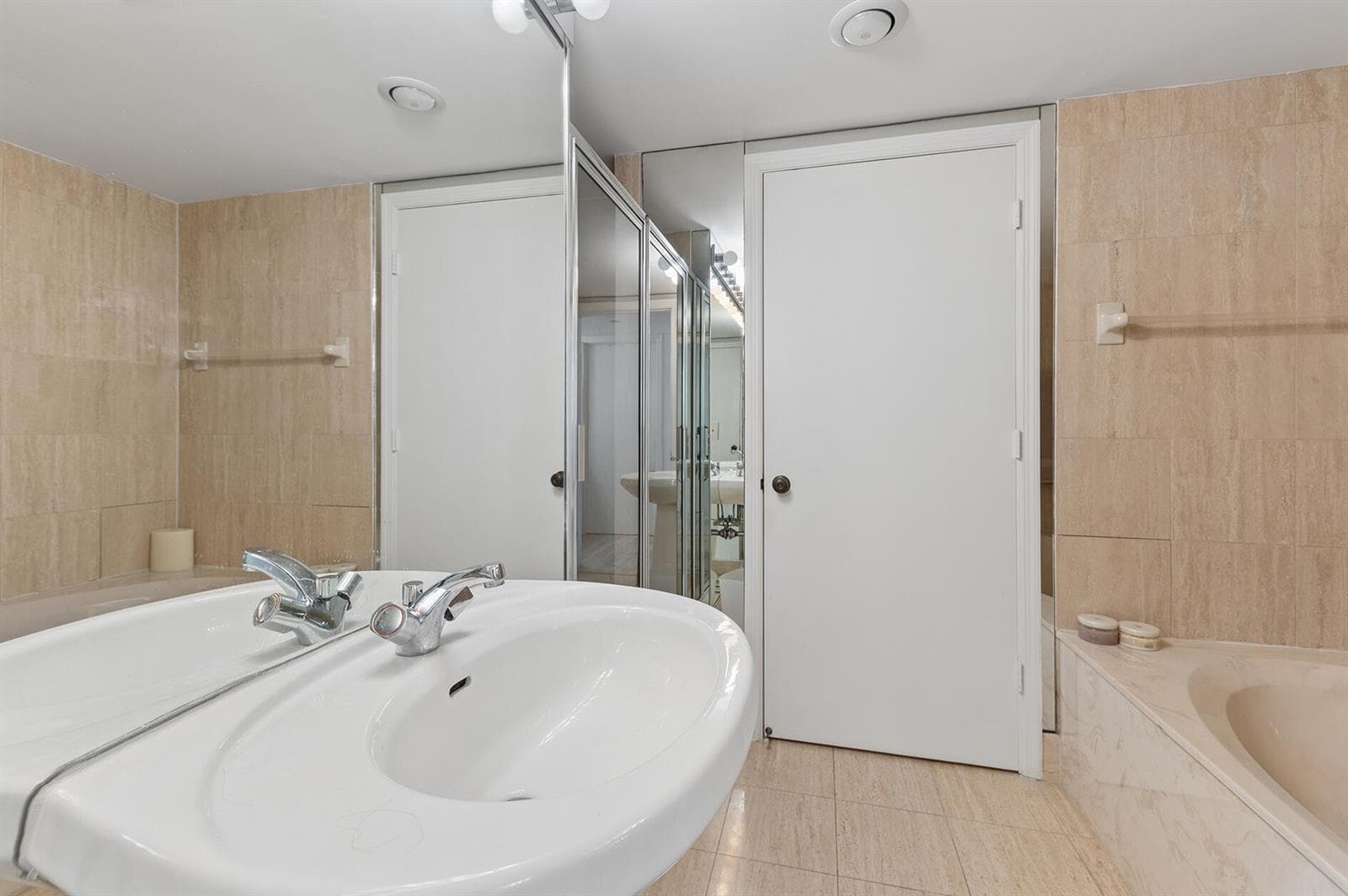100 SE 5th Avenue 102 photo 13