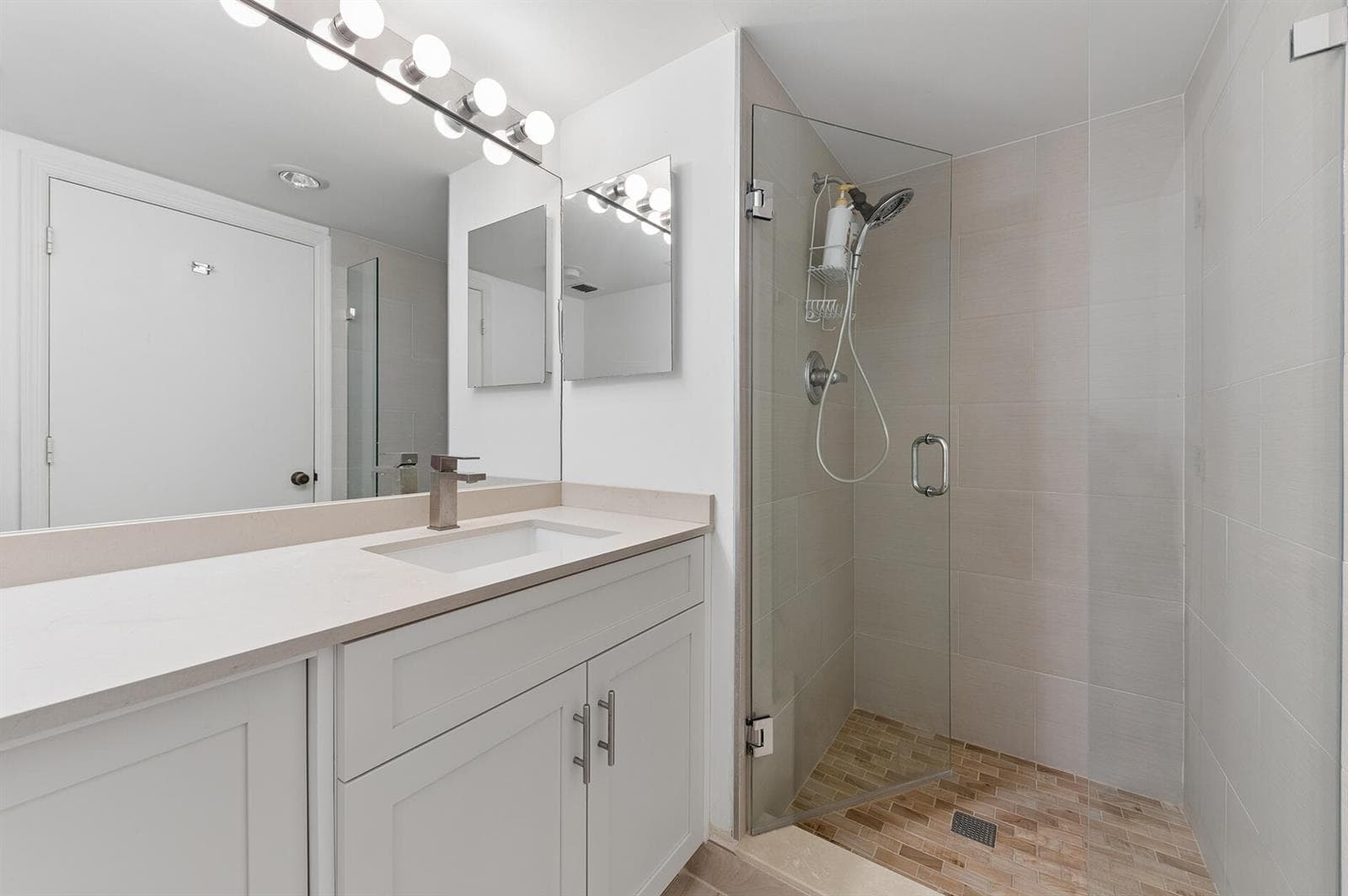100 SE 5th Avenue 102 photo 15