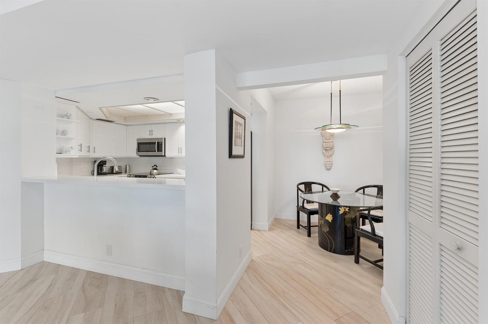 100 SE 5th Avenue 102 photo 8