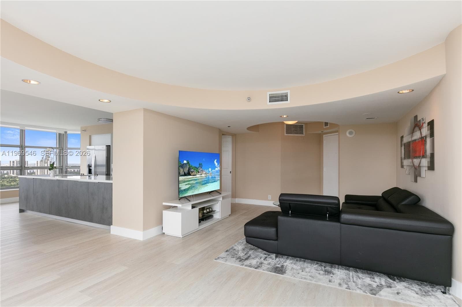 3500 Mystic Pointe Dr 2603 photo 3