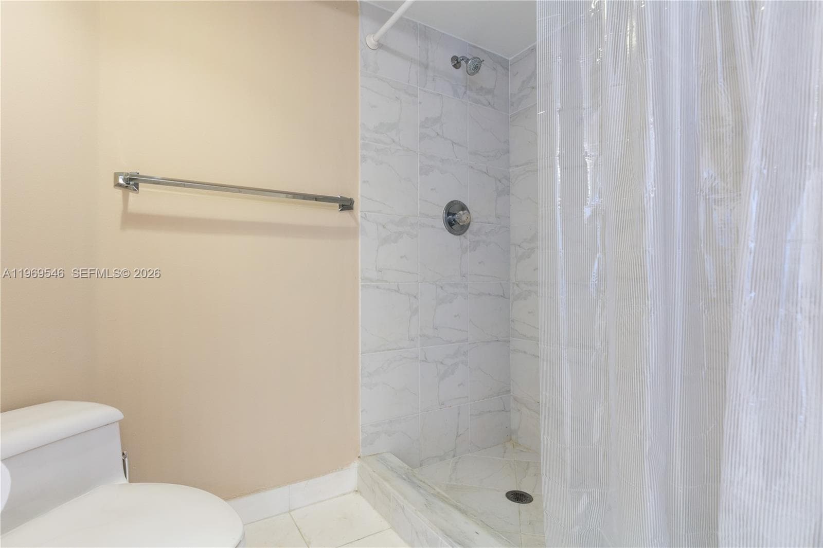 3500 Mystic Pointe Dr 2603 photo 25