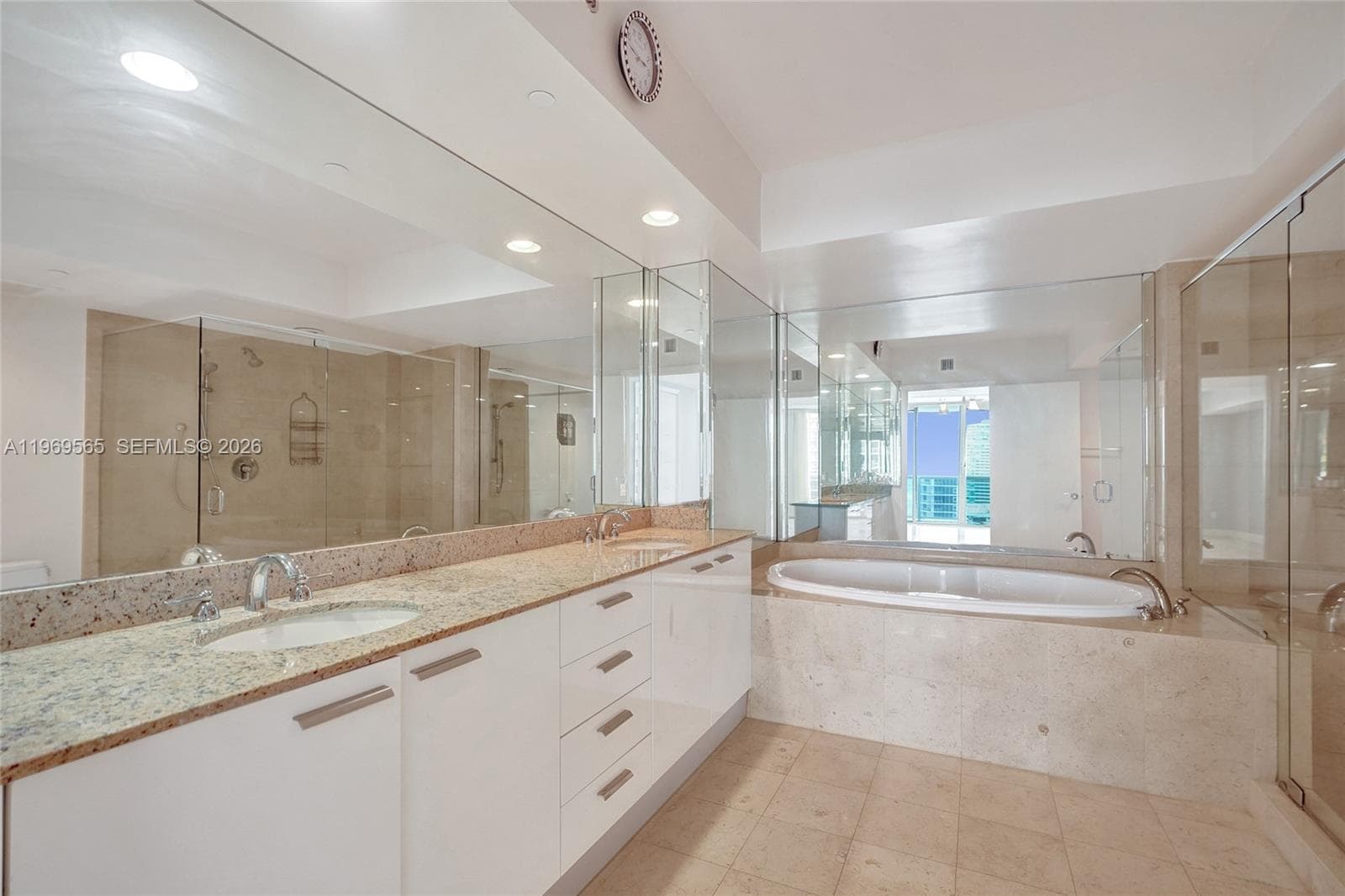 1830 Ocean Dr 2701 photo 17