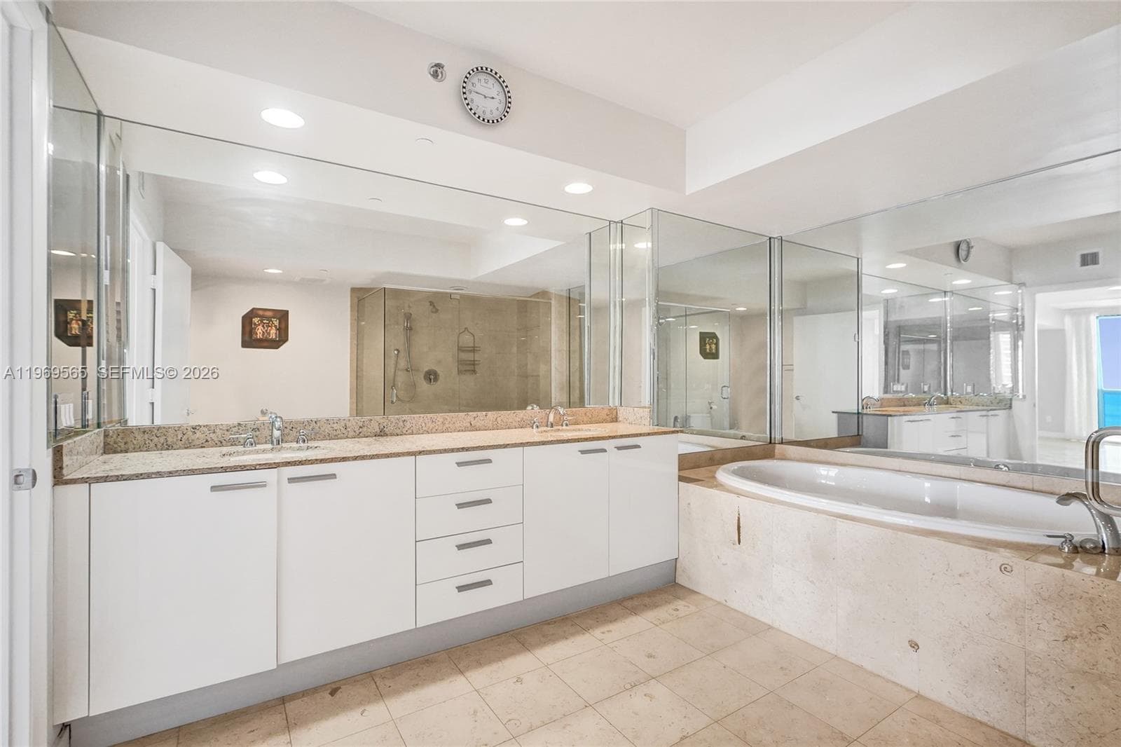 1830 Ocean Dr 2701 photo 19