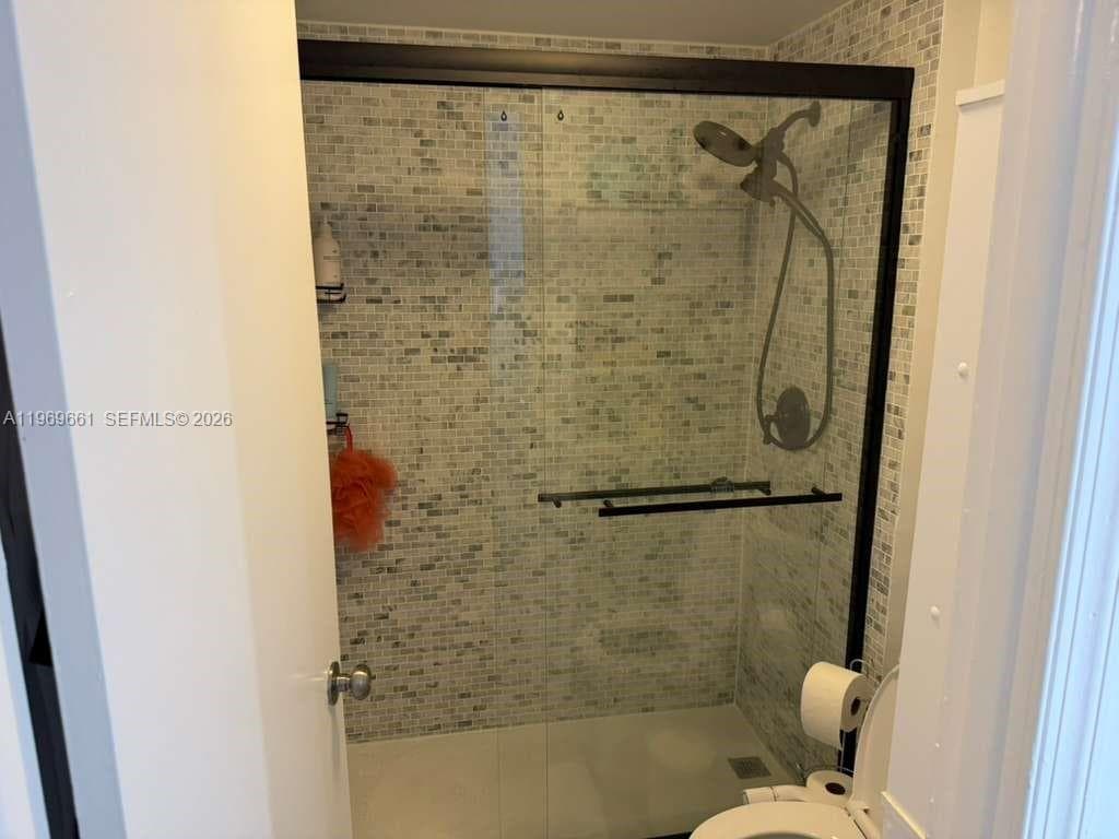 2301 Collins Ave 423 photo 6