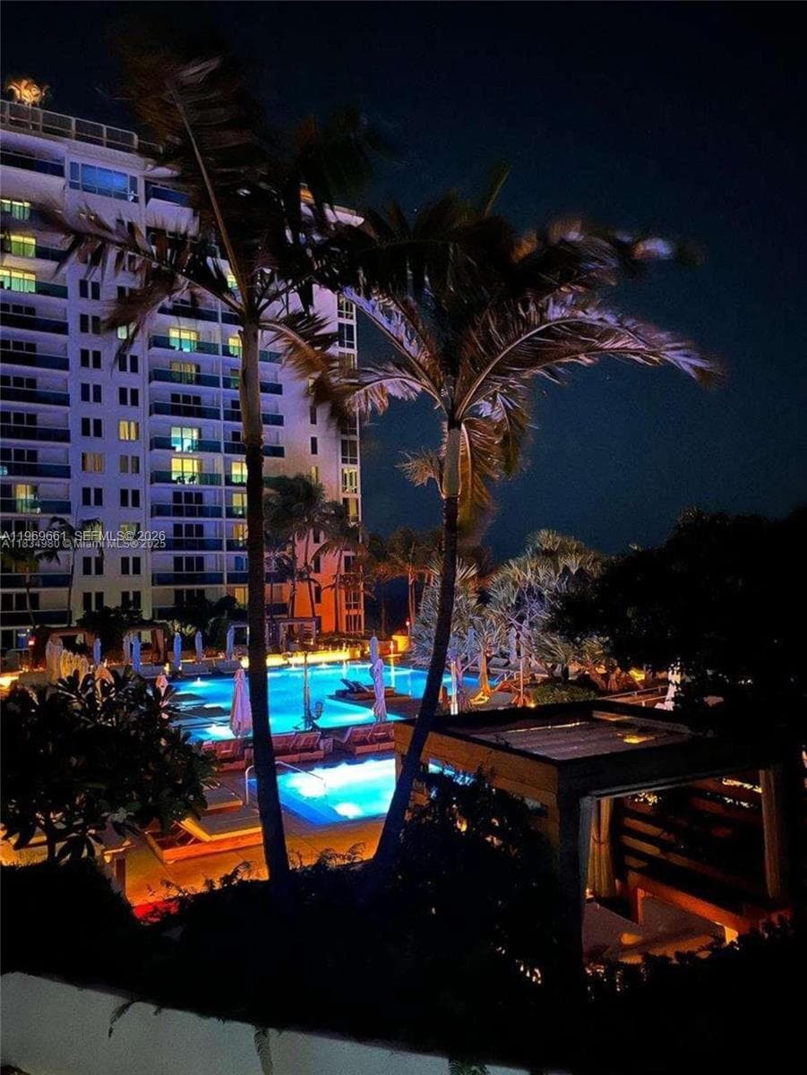 2301 Collins Ave 423 photo 19