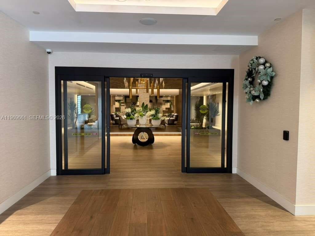 2301 Collins Ave 423 photo 8
