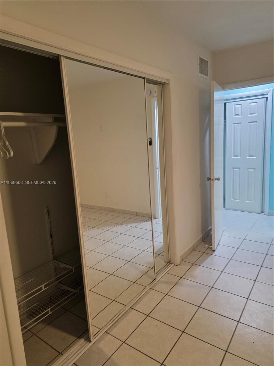 2101 Calais Dr 8 photo 12