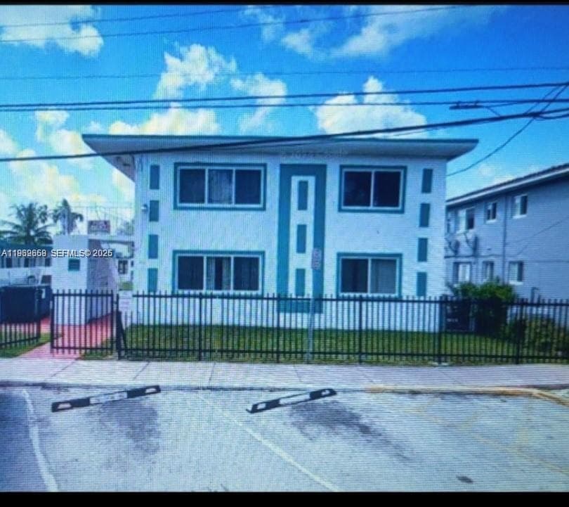 2101 Calais Dr 8 photo 1