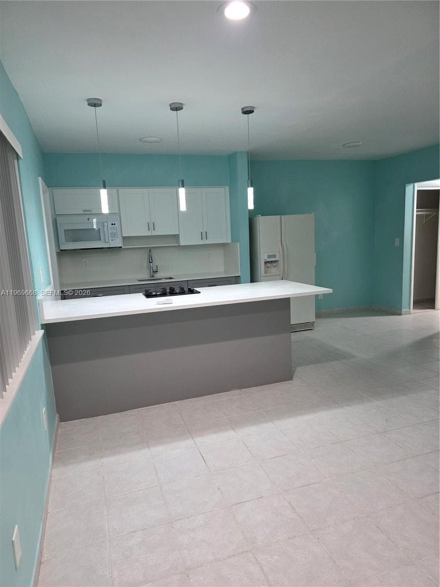 2101 Calais Dr 8 photo 5