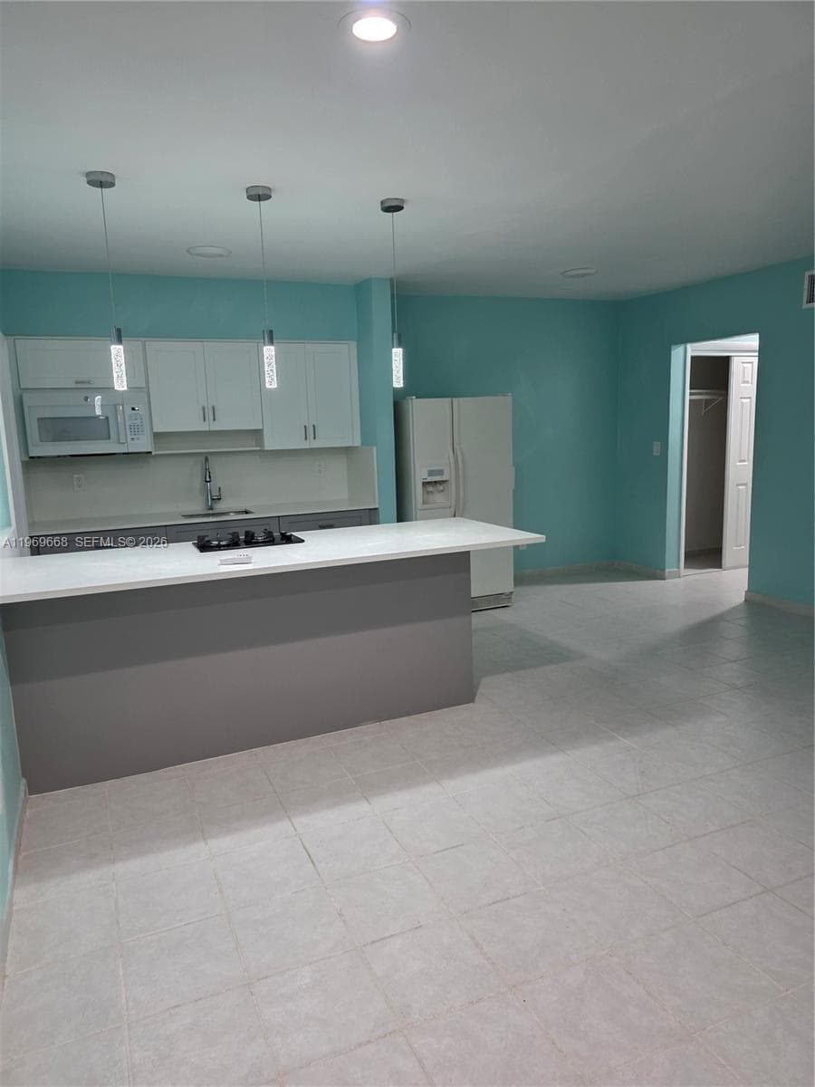 2101 Calais Dr 8 photo 8