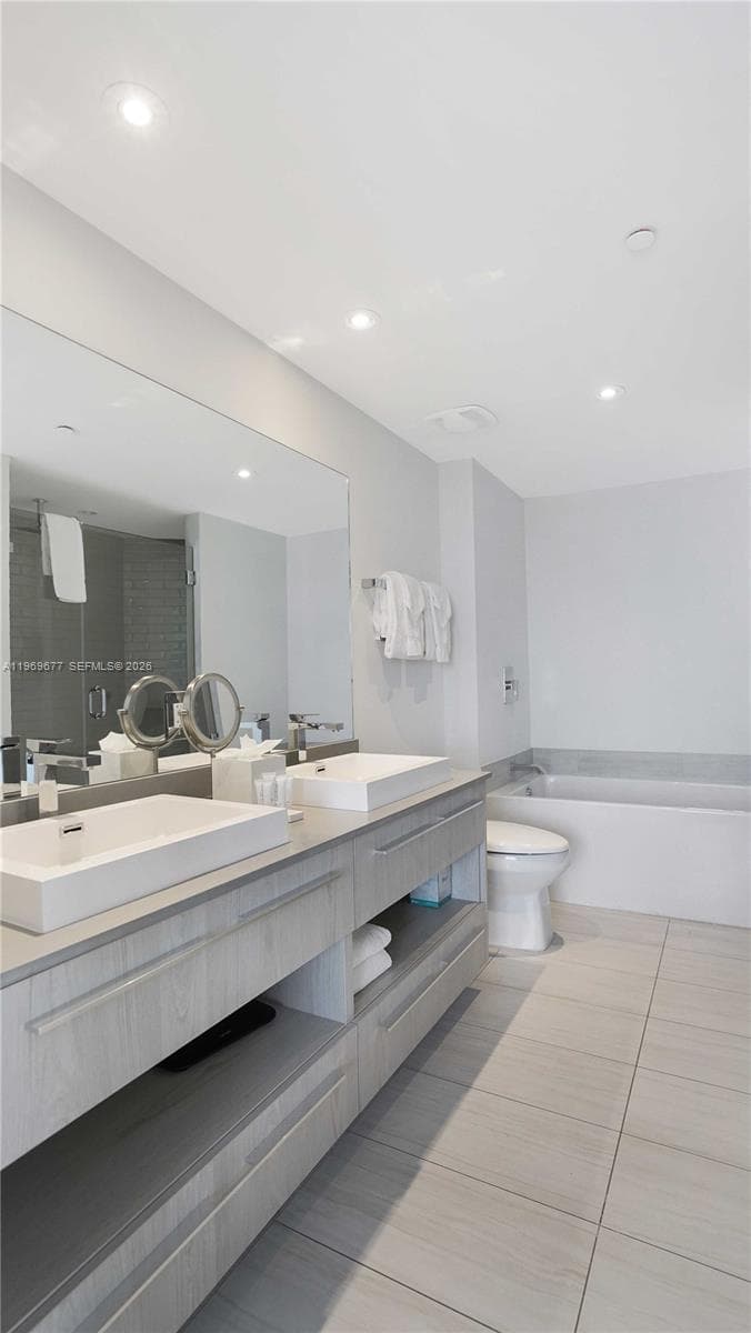 4010 S Ocean Dr T4002 photo 22