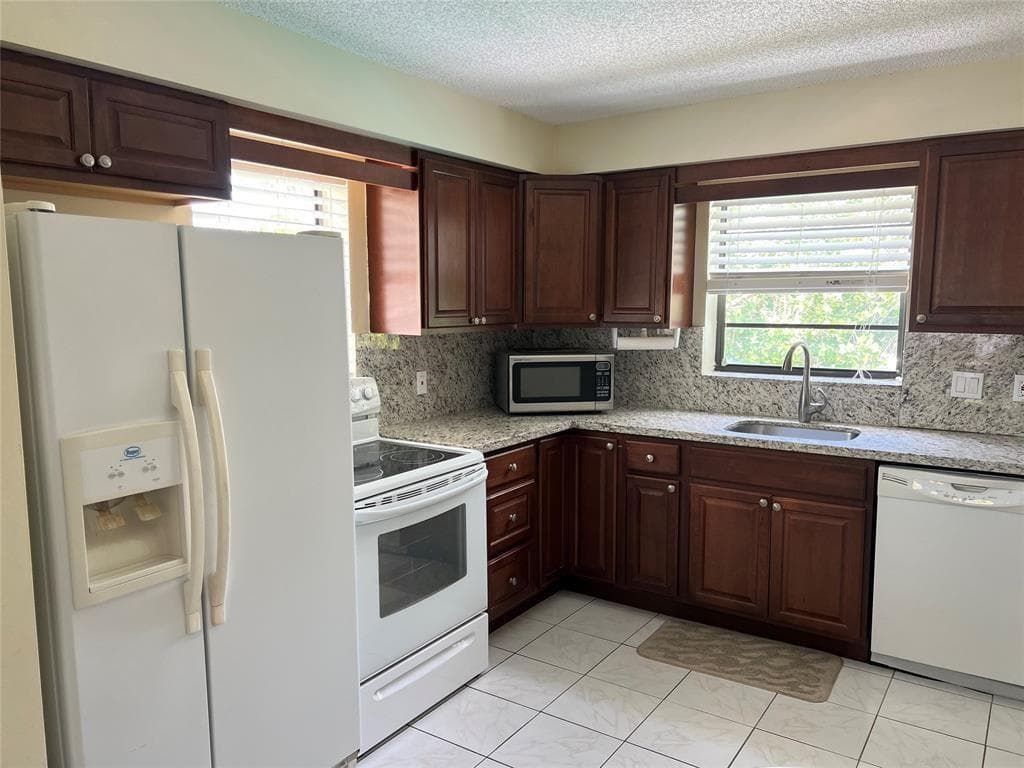 445 SE 21st Avenue 201 photo 6