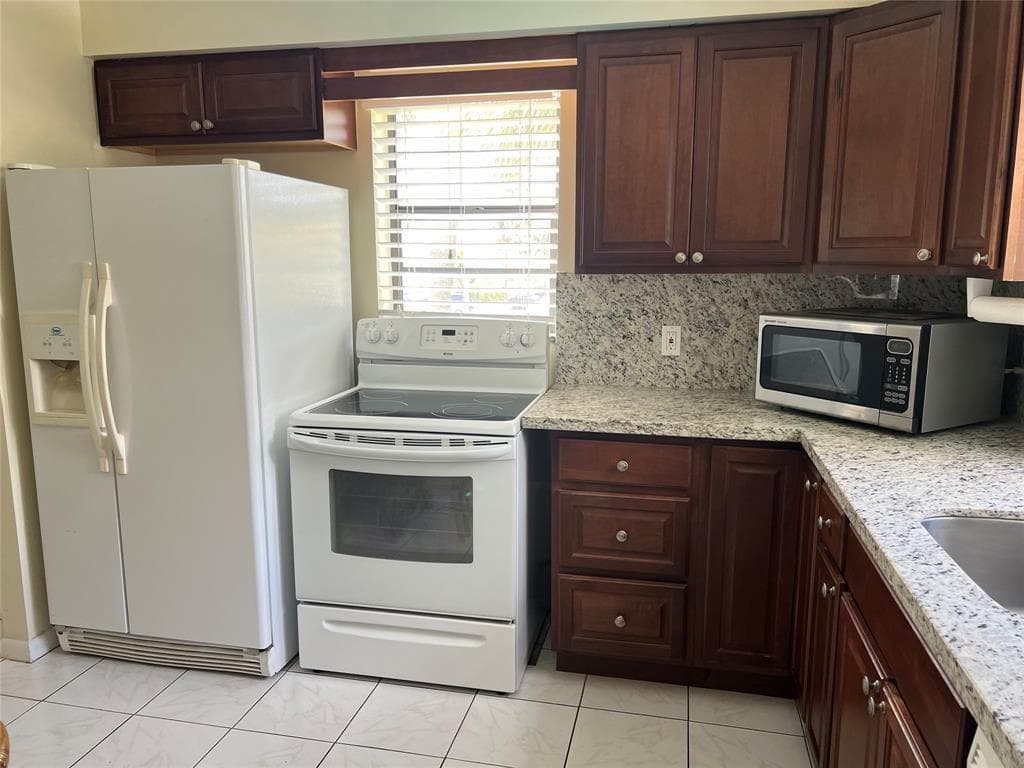 445 SE 21st Avenue 201 photo 5