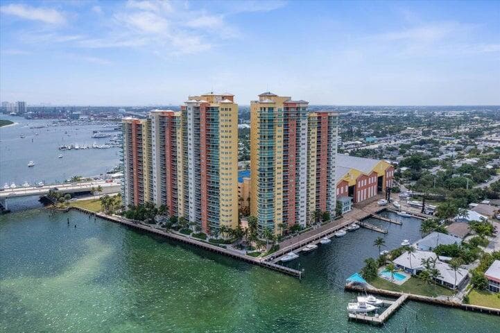 2650 Lake Shore Drive 1004 photo 2