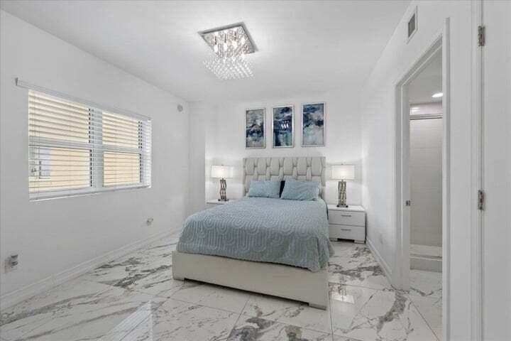 2650 Lake Shore Drive 1004 photo 10