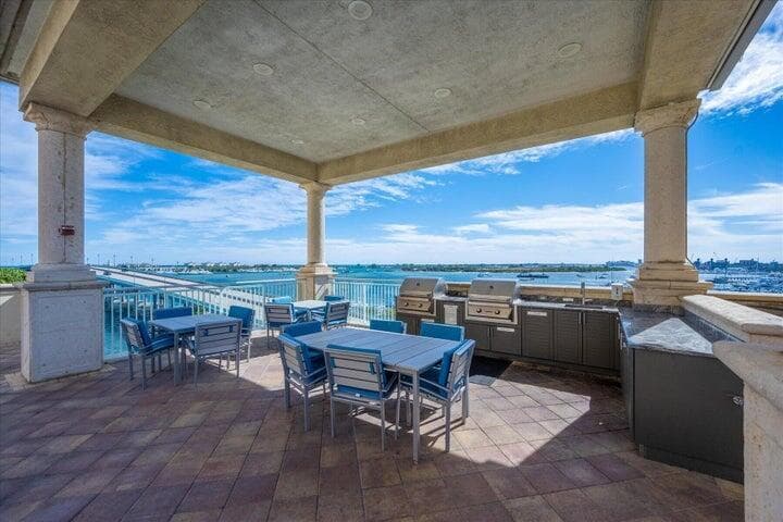 2650 Lake Shore Drive 1004 photo 18