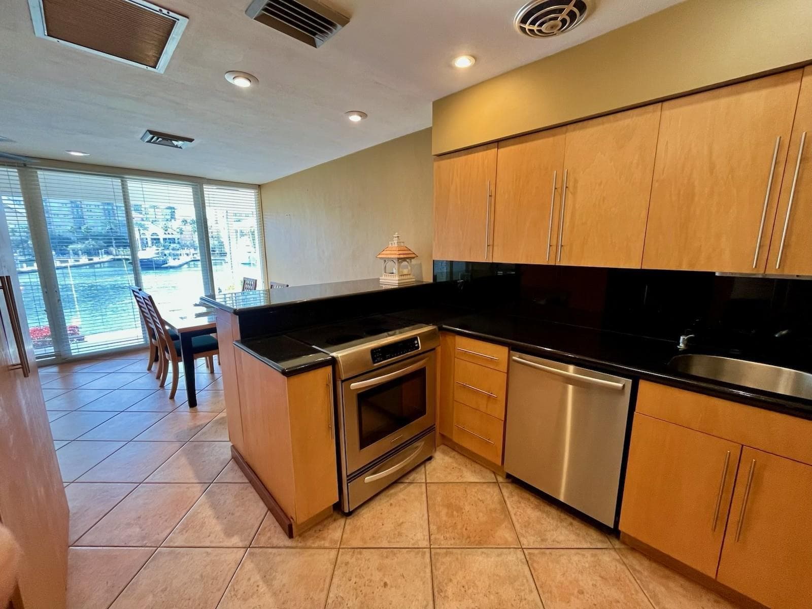 2760 Yacht Club Boulevard 10g photo 7