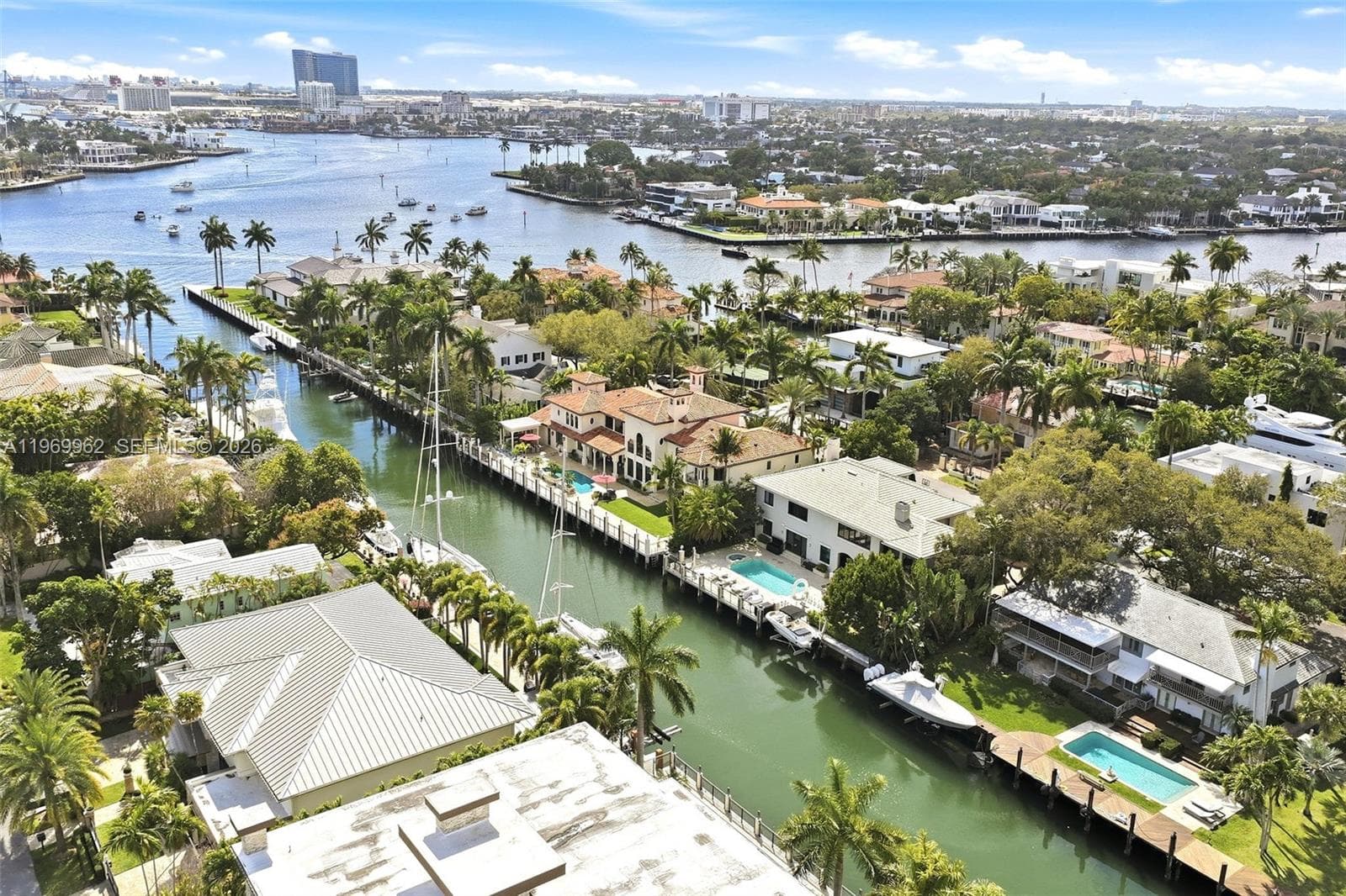 628 Coral Way photo 4