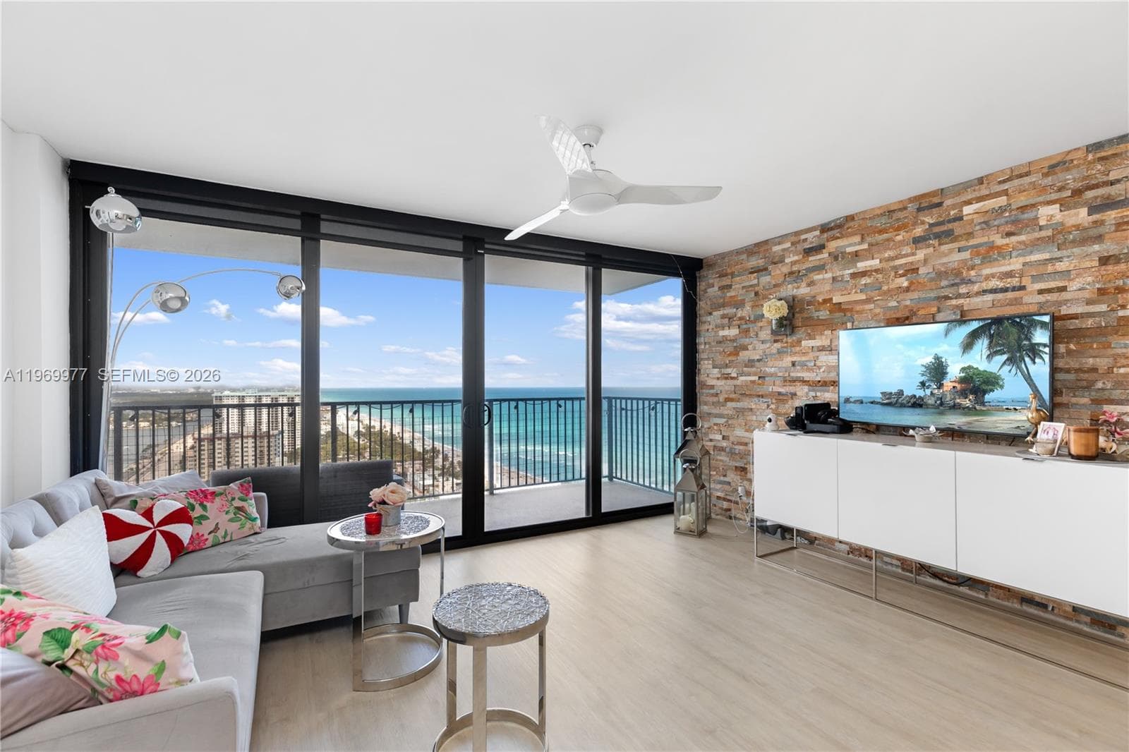 2101 Ocean Dr 2804 photo 6