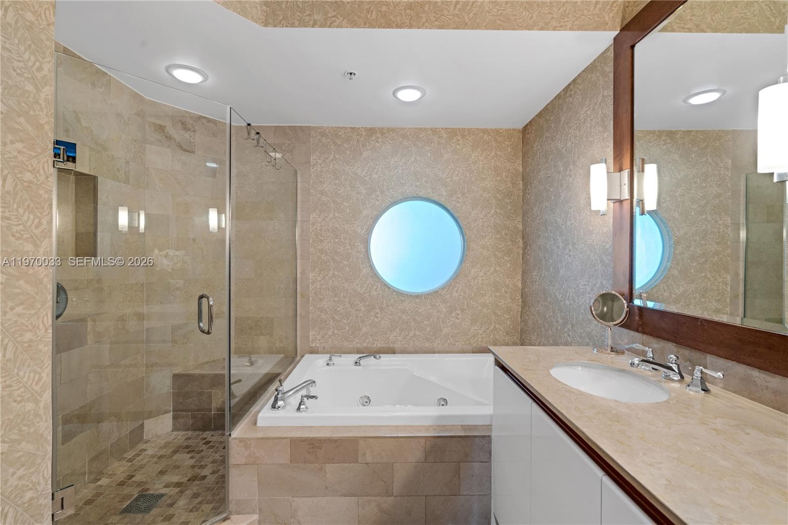 1500 Ocean Dr 704 photo 23
