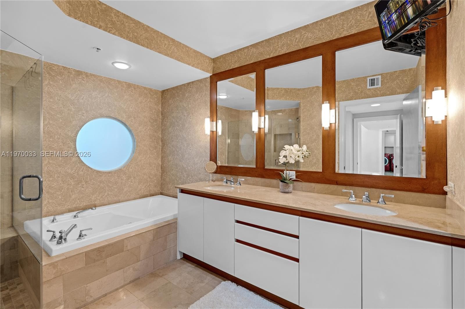 1500 Ocean Dr 704 photo 22