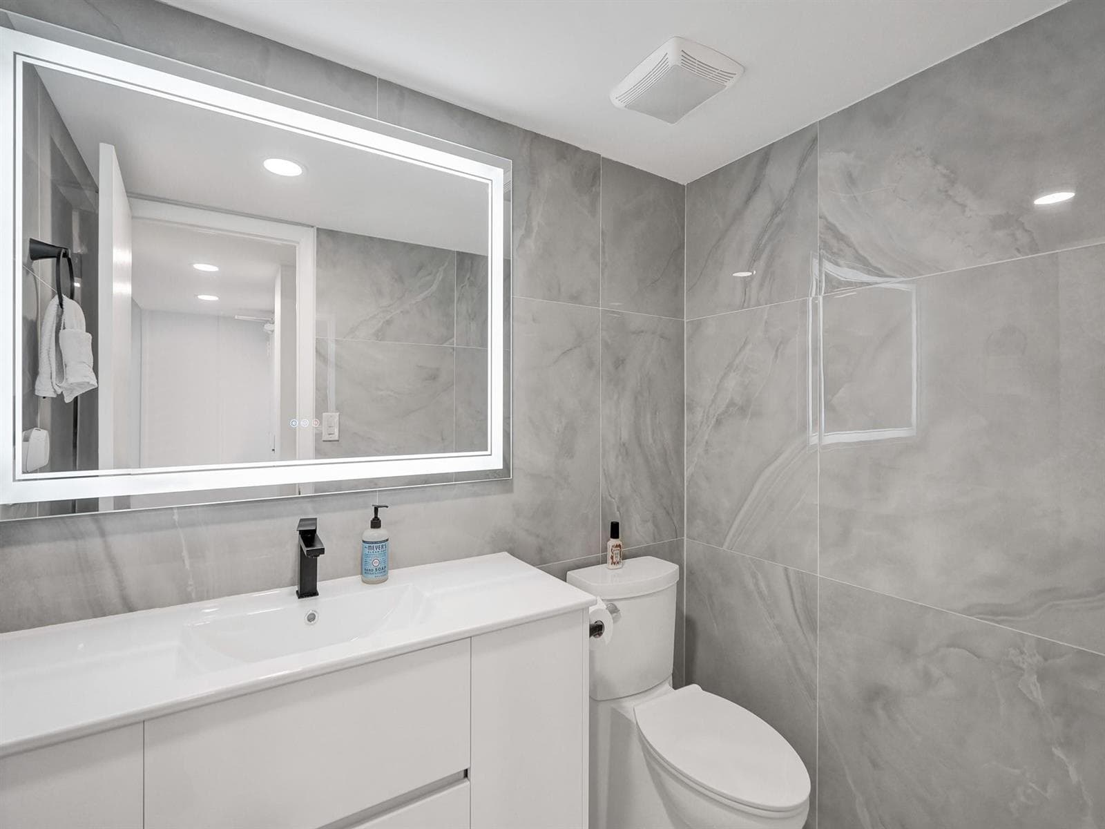 3500 Galt Ocean Drive 1109 photo 7