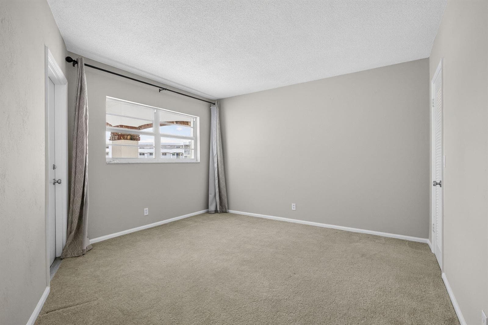 28 Yacht Club Drive 309 photo 15