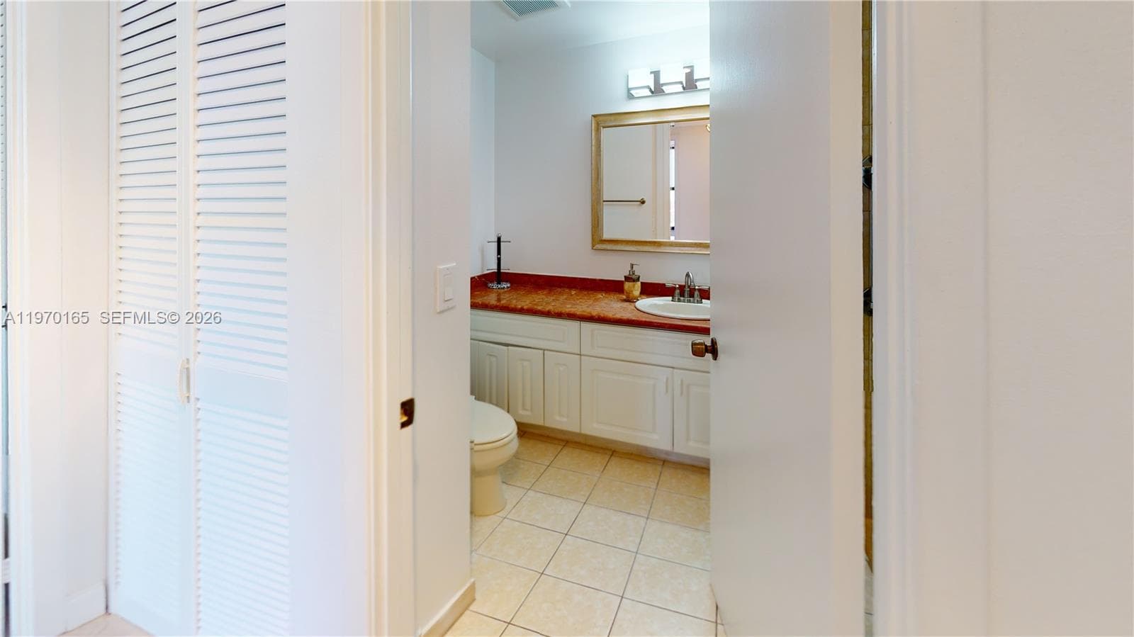 2500 PARKVIEW DR 1207 photo 18