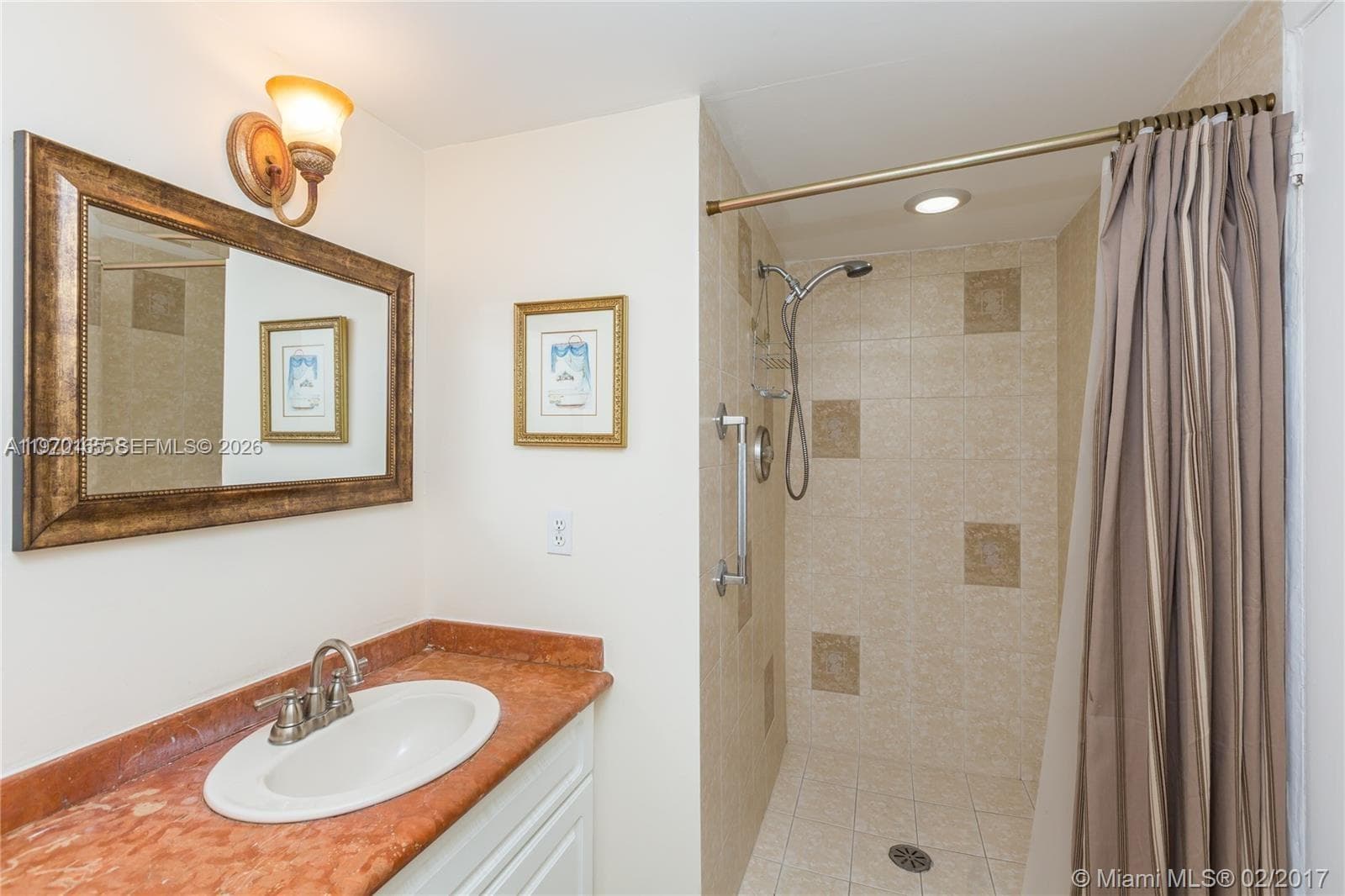 2500 PARKVIEW DR 1207 photo 15