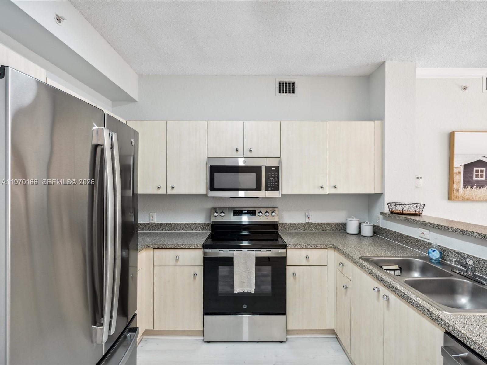 1803 N Flagler Dr 213 photo 5