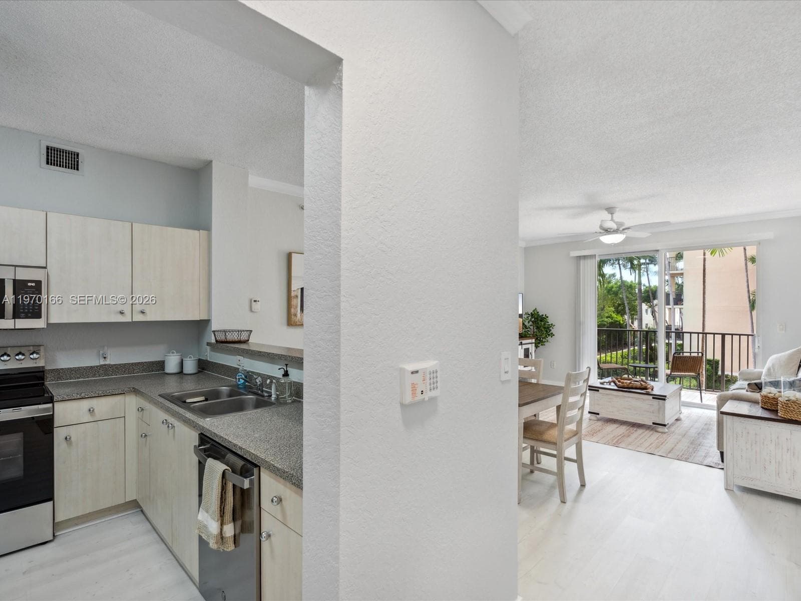 1803 N Flagler Dr 213 photo 4