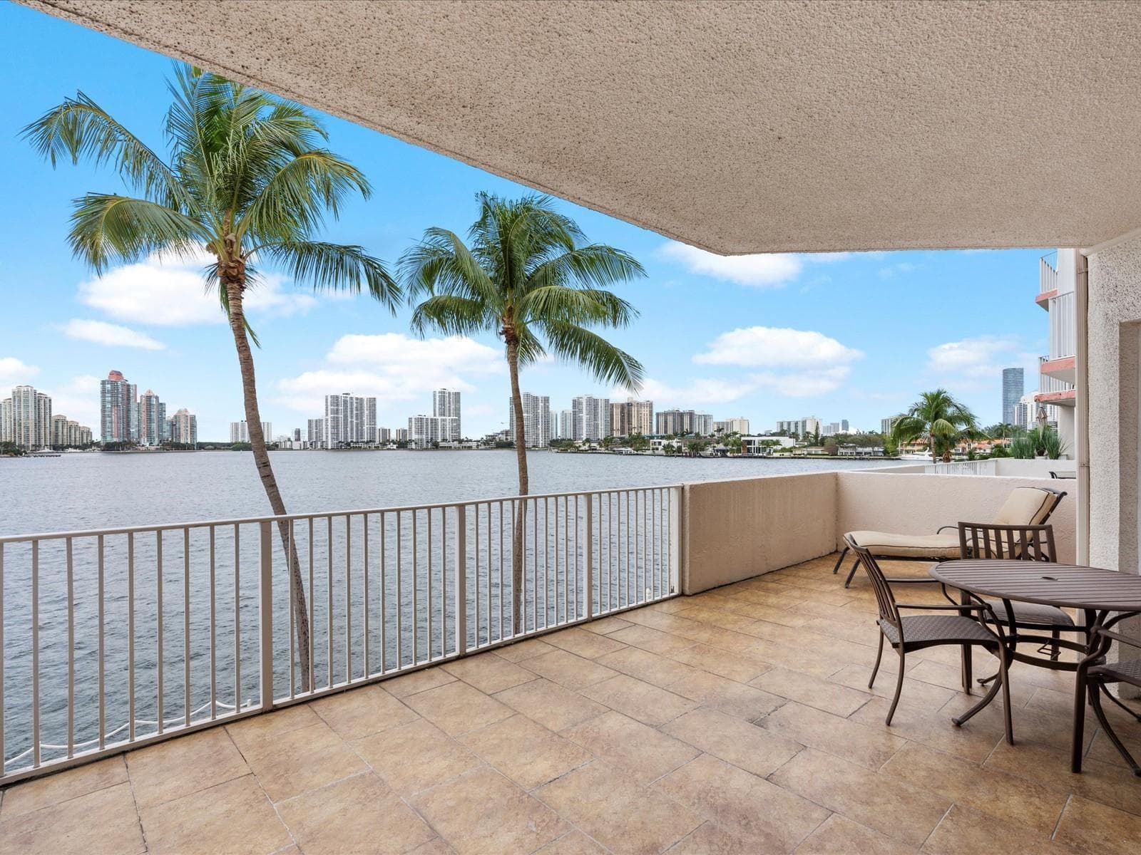 18260 N Bay Road 304 photo 2