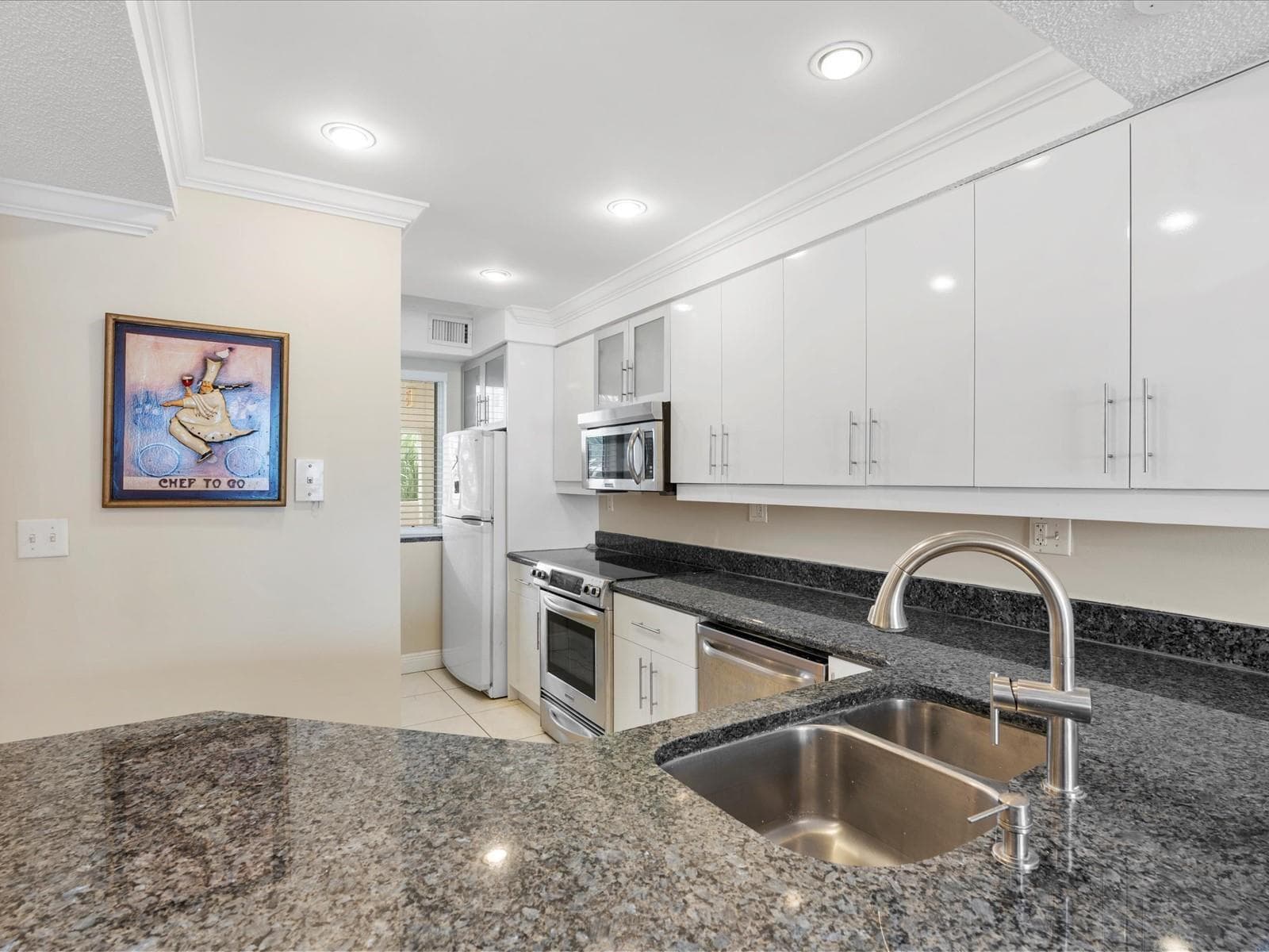 18260 N Bay Road 304 photo 5