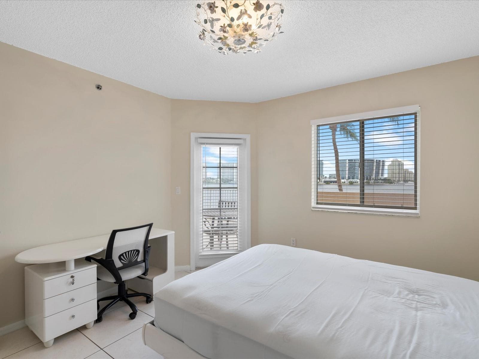 18260 N Bay Road 304 photo 14