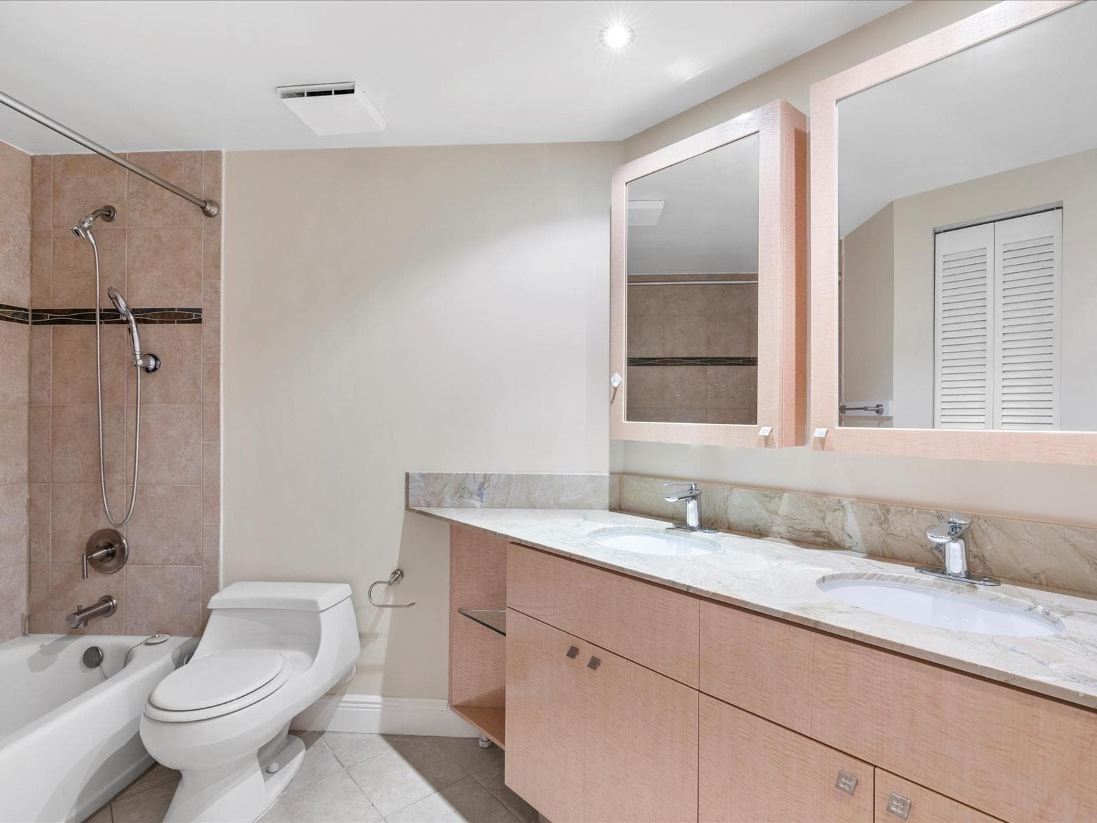 18260 N Bay Road 304 photo 15